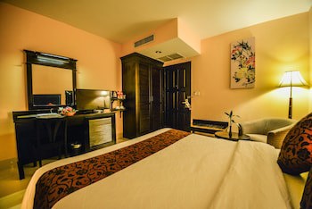 Almond Hotel Sothearos
