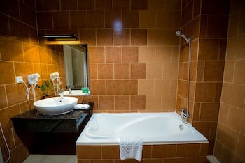 Almond Hotel Sothearos