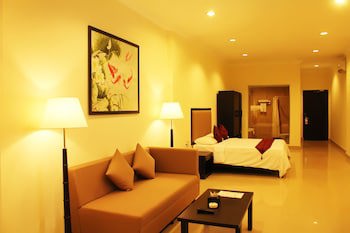Almond Hotel Sothearos