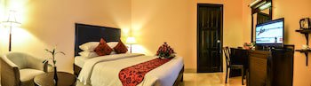 Almond Hotel Sothearos