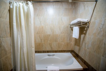 Almond Hotel Sothearos