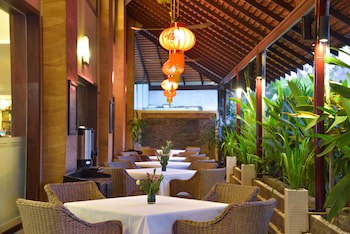 Almond Hotel Sothearos