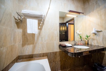 Almond Hotel Sothearos