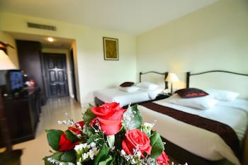 Almond Hotel Sothearos