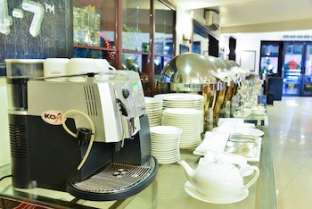 Almond Hotel Sothearos