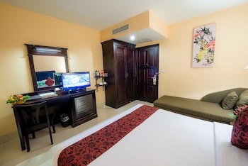 Almond Hotel Sothearos