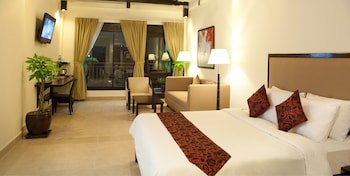 Almond Hotel Sothearos
