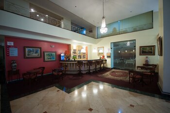 Carlton Plaza Hotel