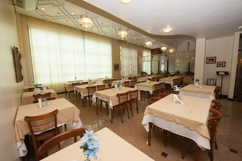 Carlton Plaza Hotel