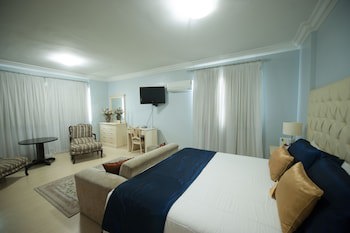 Carlton Plaza Hotel