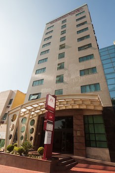 Carlton Plaza Hotel