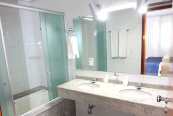 Carlton Plaza Hotel