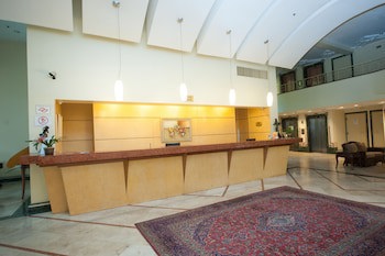 Carlton Plaza Hotel