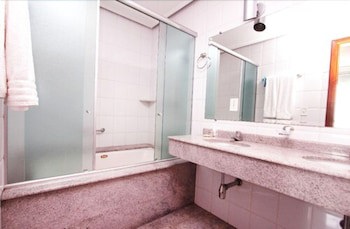 Carlton Plaza Hotel