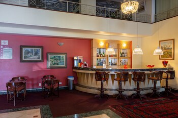 Carlton Plaza Hotel