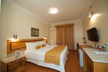 Carlton Plaza Hotel