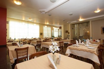 Carlton Plaza Hotel
