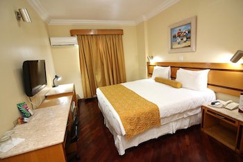 Carlton Plaza Hotel