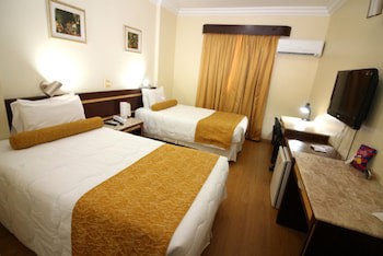 Carlton Plaza Hotel