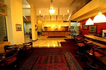 Carlton Plaza Hotel