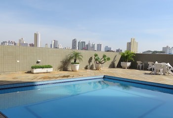 Carlton Plaza Hotel