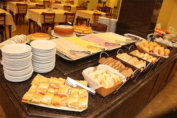 Carlton Plaza Hotel