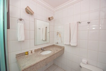 Carlton Plaza Hotel