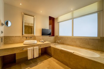 Grand Hyatt Doha Hotel And Villas