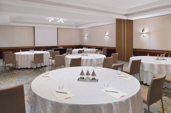 Grand Hyatt Doha Hotel And Villas