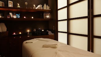 Alexander Beach Hotel & Spa