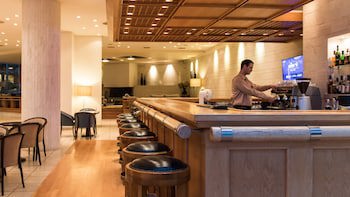 Alexander Beach Hotel & Spa