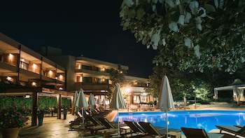 Alexander Beach Hotel & Spa