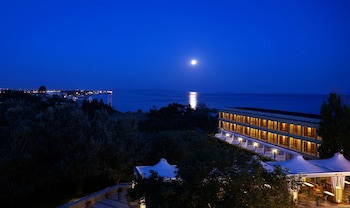 Alexander Beach Hotel & Spa
