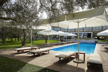 Alexander Beach Hotel & Spa