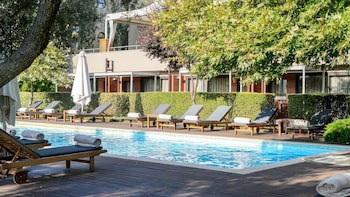 Alexander Beach Hotel & Spa