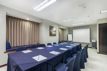 Microtel By Wyndham Eagle Ridge