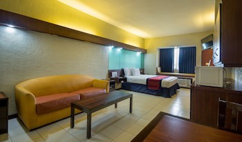 Microtel By Wyndham Eagle Ridge