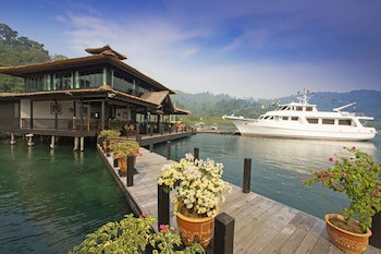 Gayana Marine Resort