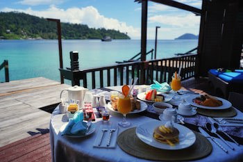 Gayana Marine Resort