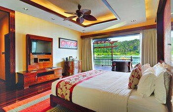 Gayana Marine Resort