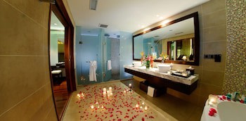 Gayana Marine Resort