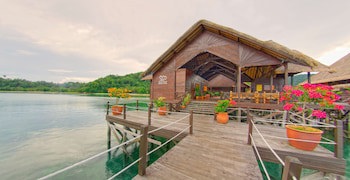 Gayana Marine Resort