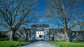 Castle Arch Hotel