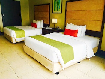 Fairways And Bluewater Boracay