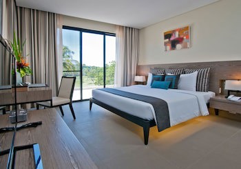 Fairways And Bluewater Boracay