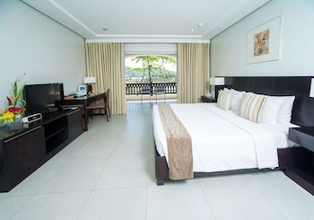 Fairways And Bluewater Boracay