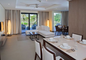 Fairways And Bluewater Boracay
