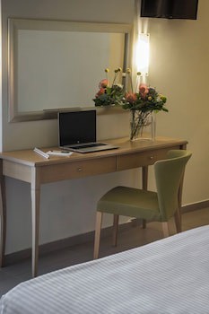 Ionian Plaza Hotel