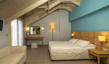 Ionian Plaza Hotel