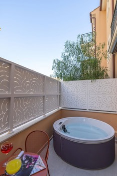 Ionian Plaza Hotel